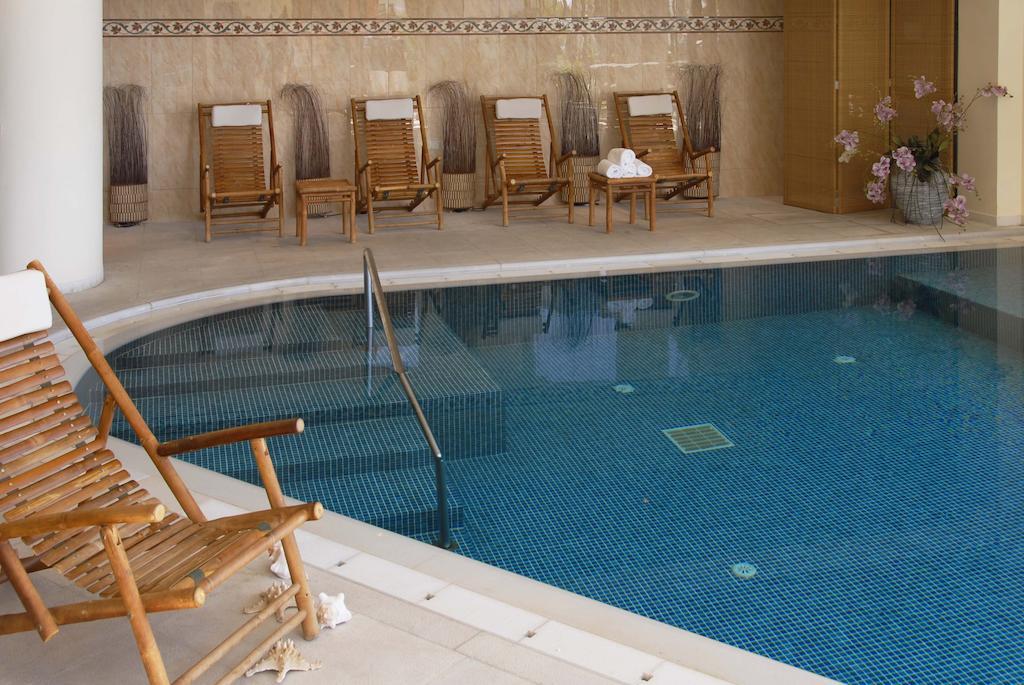 Aquila Porto Отель